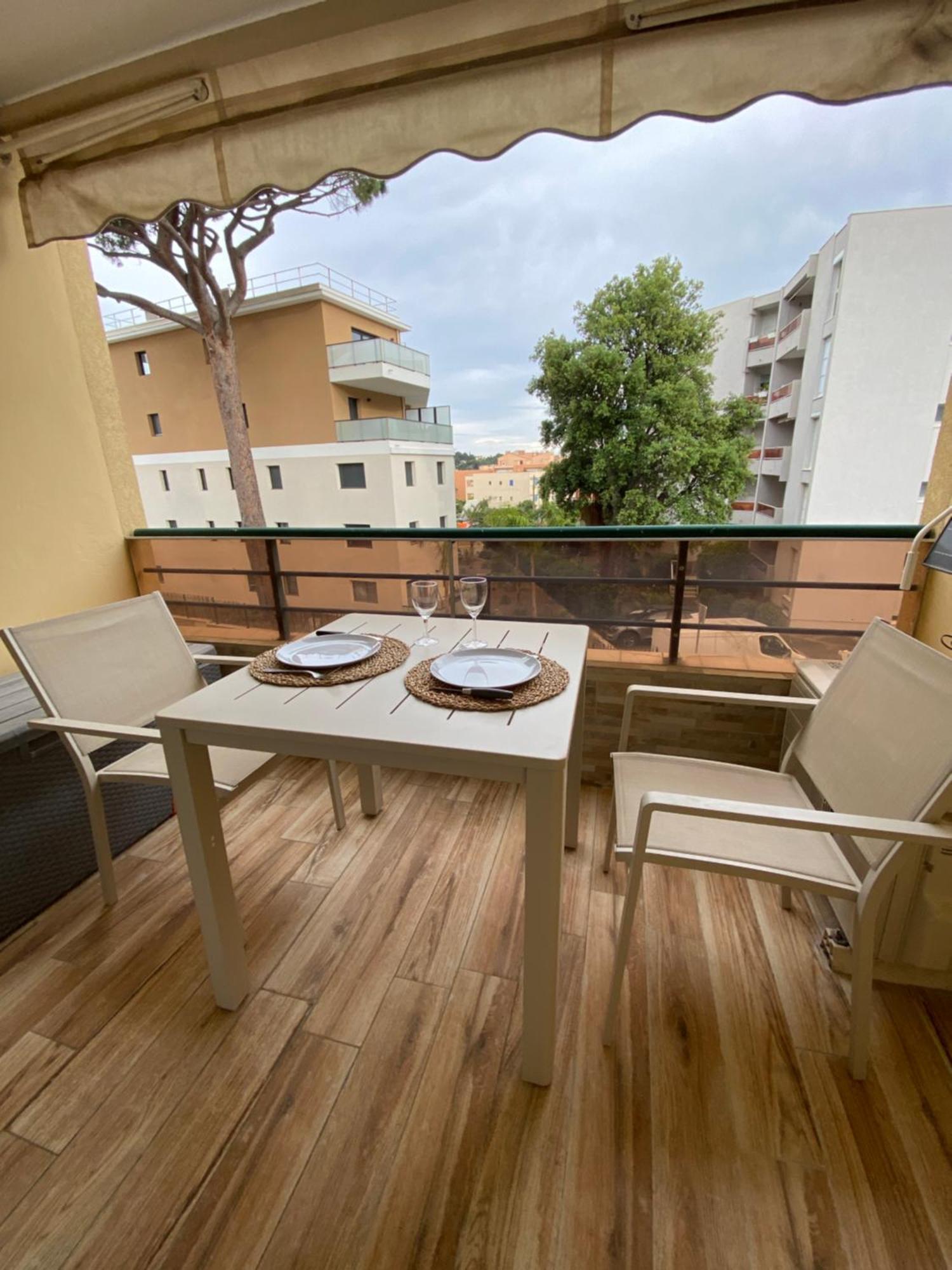 Studio 150 M De Plage Golfe De Saint-Tropez Cavalaire-sur-Mer Exteriér fotografie